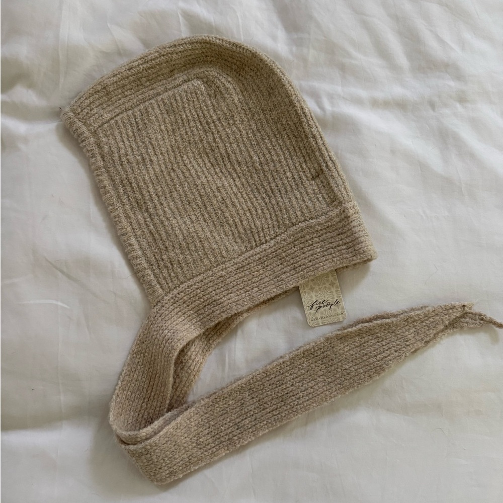 Free People Balabonnet in Oatmeal NWT - Picture 4 of 4